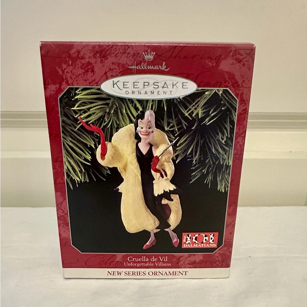 Hallmark Ornament Unforgettable Villains Cruella de Vil 101 Dalmatians (1998)